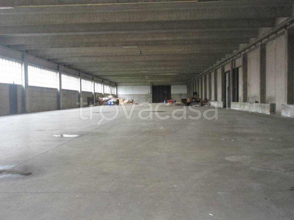 capannone in vendita a Cassano Magnago