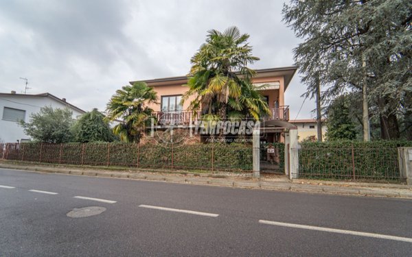 casa indipendente in vendita a Cassano Magnago