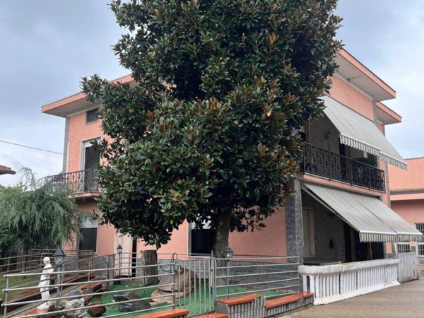 casa indipendente in vendita a Cassano Magnago