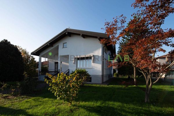 casa indipendente in vendita a Cassano Magnago