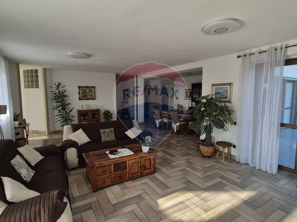 casa indipendente in vendita a Cassano Magnago