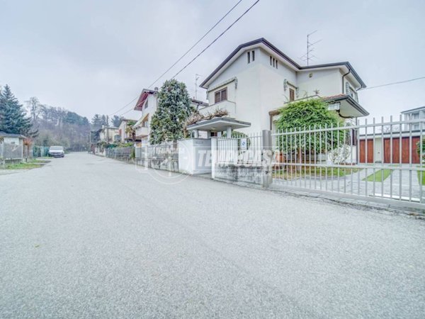 casa indipendente in vendita a Cassano Magnago