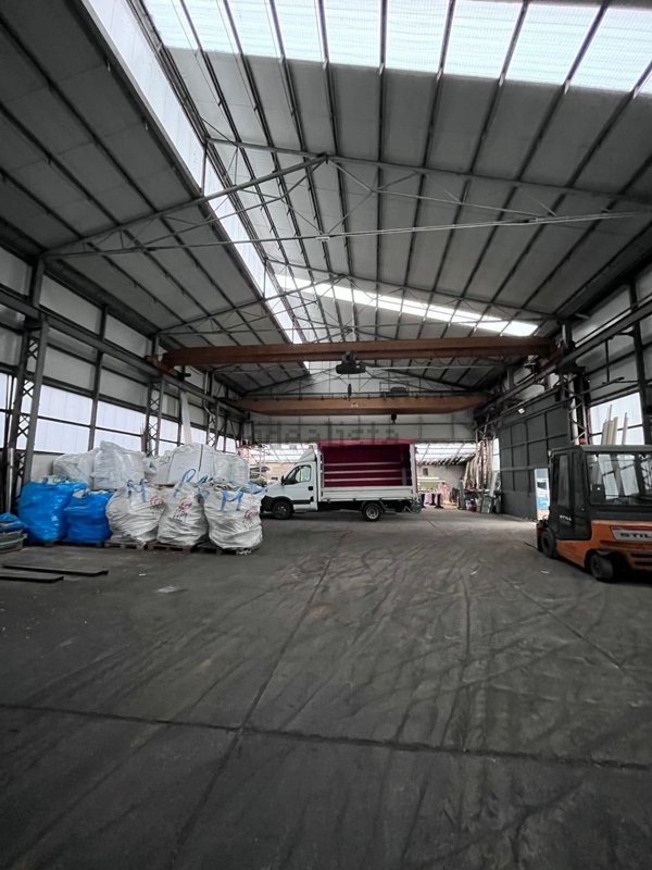 capannone in vendita a Cassano Magnago