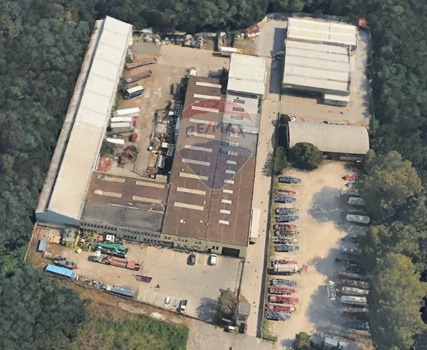 locale commerciale in vendita a Cassano Magnago