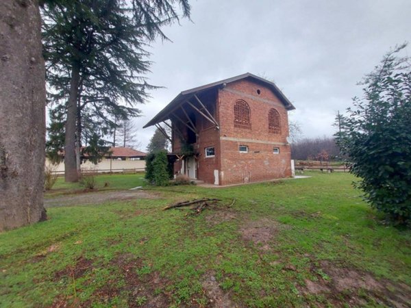 intera palazzina in vendita a Cassano Magnago