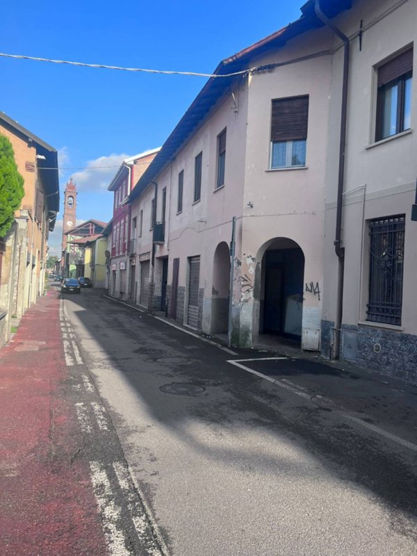 negozio in vendita a Cassano Magnago