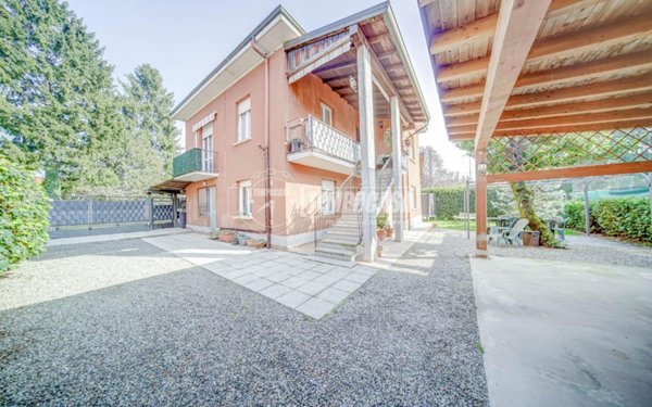 casa indipendente in vendita a Cassano Magnago