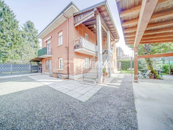 casa indipendente in vendita a Cassano Magnago