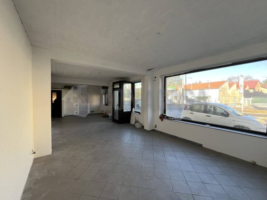 negozio in vendita a Cassano Magnago