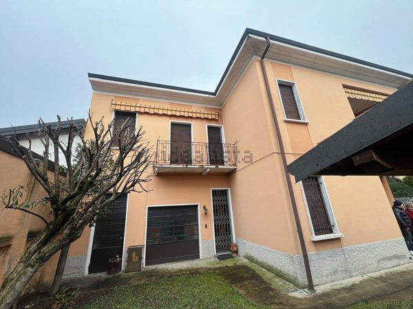 casa indipendente in vendita a Cassano Magnago