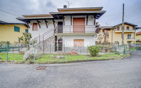 casa indipendente in vendita a Cassano Magnago