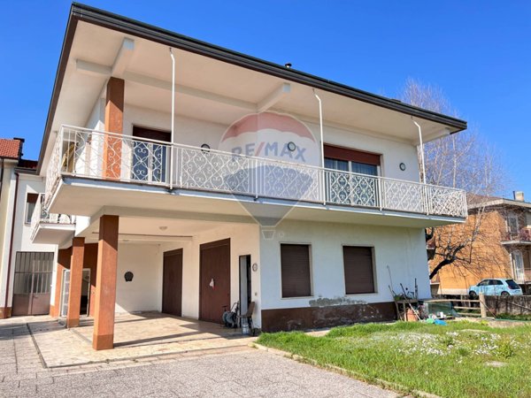 casa indipendente in vendita a Cassano Magnago