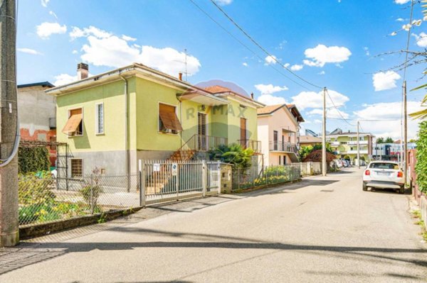 casa indipendente in vendita a Cassano Magnago