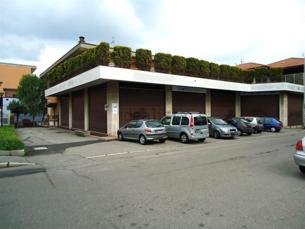 negozio in vendita a Cassano Magnago