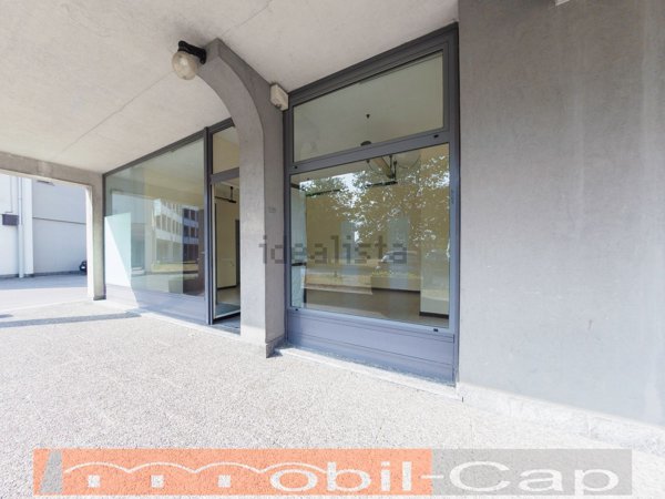 negozio in vendita a Cassano Magnago
