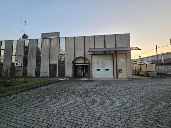 capannone in vendita a Cassano Magnago