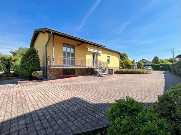 casa indipendente in vendita a Cassano Magnago