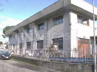 locale commerciale in vendita a Cassano Magnago