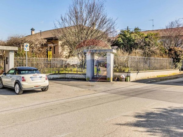 casa indipendente in vendita a Cassano Magnago