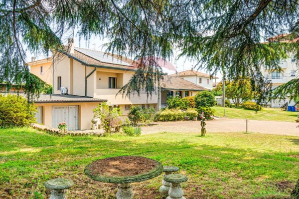 casa indipendente in vendita a Cassano Magnago
