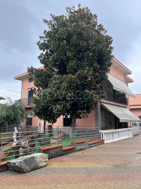 casa indipendente in vendita a Cassano Magnago