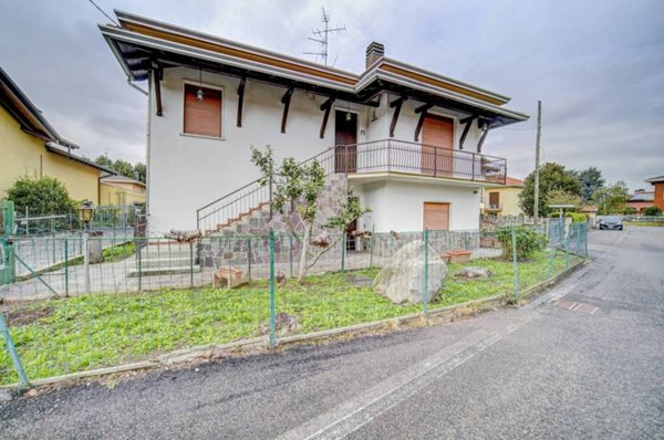 casa indipendente in vendita a Cassano Magnago