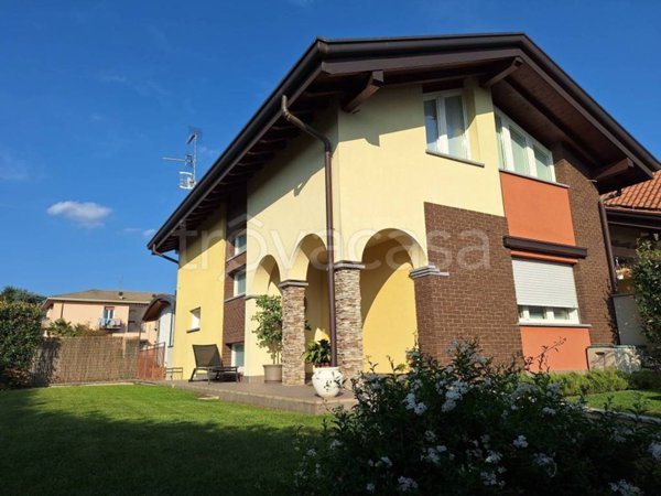 casa indipendente in vendita a Cassano Magnago