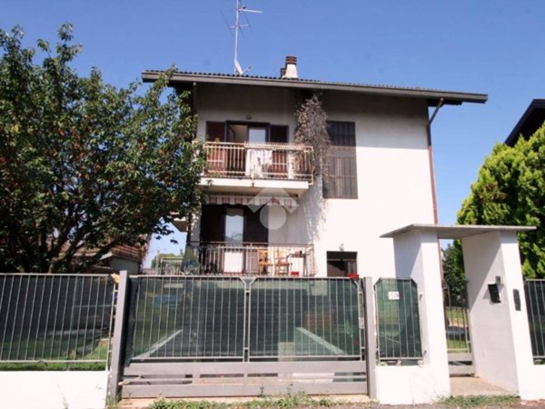 casa indipendente in vendita a Cassano Magnago