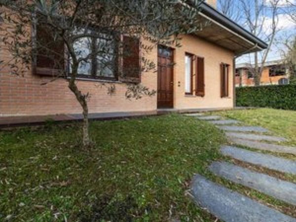 casa indipendente in vendita a Cassano Magnago