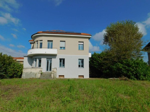 casa indipendente in vendita a Cassano Magnago