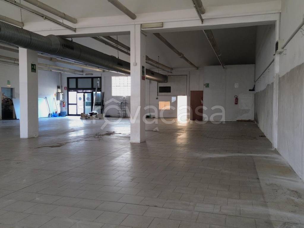 capannone in vendita a Cassano Magnago