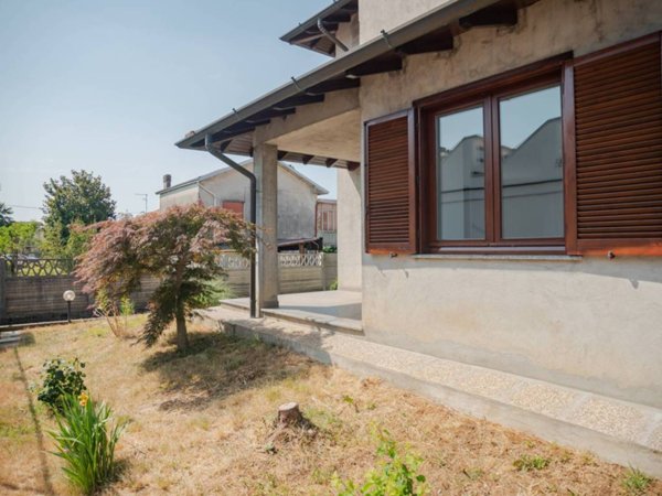 casa indipendente in vendita a Cassano Magnago