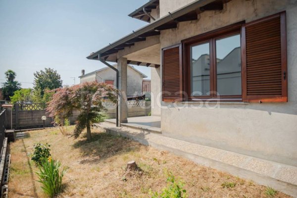 casa indipendente in vendita a Cassano Magnago