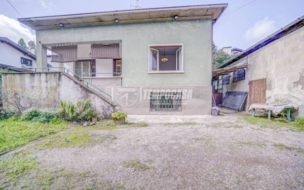 casa indipendente in vendita a Cassano Magnago