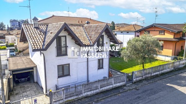 casa indipendente in vendita a Cassano Magnago
