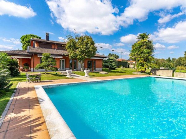 casa indipendente in vendita a Cassano Magnago