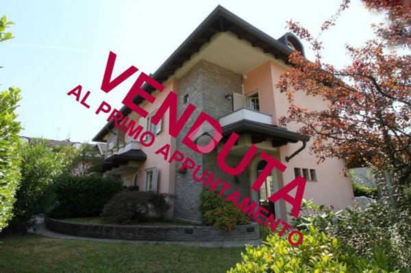 casa indipendente in vendita a Cassano Magnago