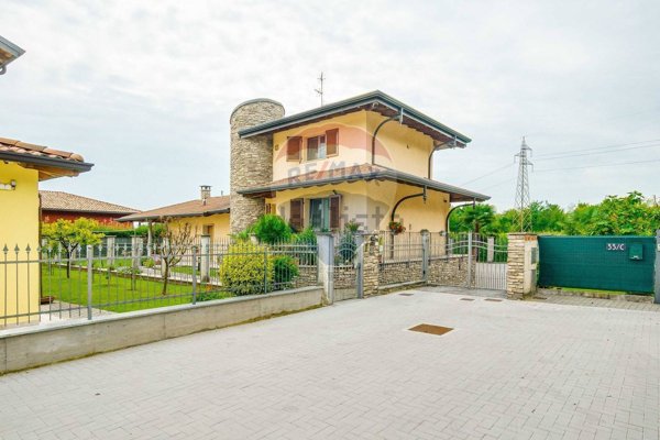 casa indipendente in vendita a Cassano Magnago