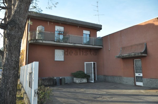 locale di sgombero in vendita a Cassano Magnago