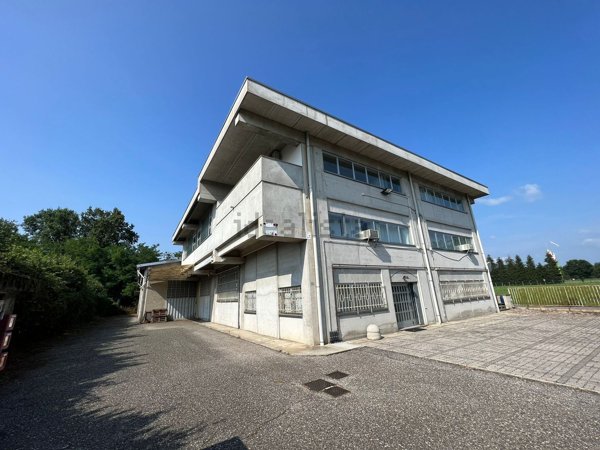 locale di sgombero in vendita a Cassano Magnago
