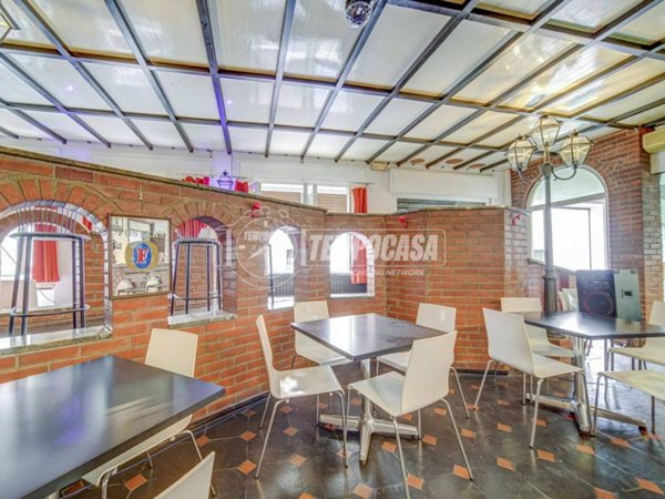 negozio in vendita a Cassano Magnago