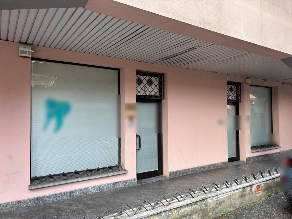 negozio in vendita a Cassano Magnago