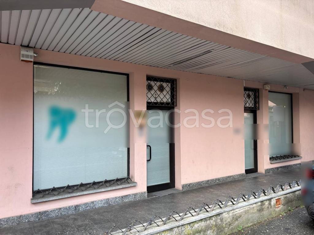 negozio in vendita a Cassano Magnago