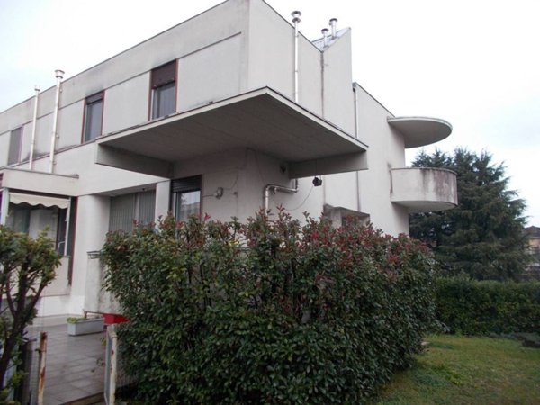 casa indipendente in vendita a Cassano Magnago