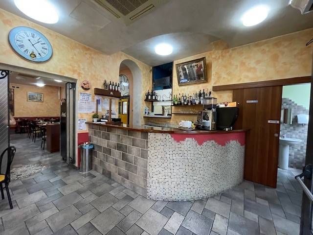 negozio in vendita a Cassano Magnago