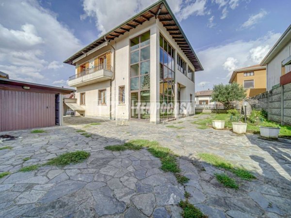casa indipendente in vendita a Cassano Magnago