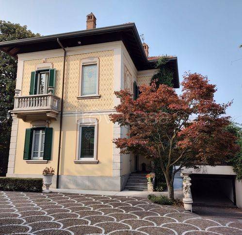 casa indipendente in vendita a Cassano Magnago