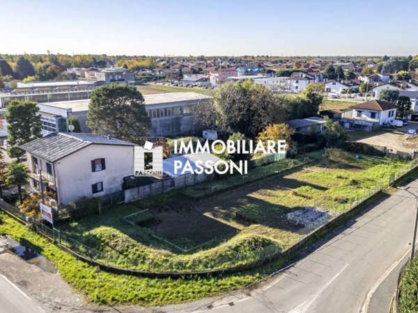 terreno edificabile in vendita a Cassano Magnago