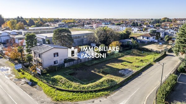 terreno edificabile in vendita a Cassano Magnago