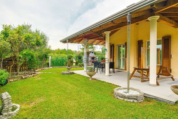 casa indipendente in vendita a Cassano Magnago